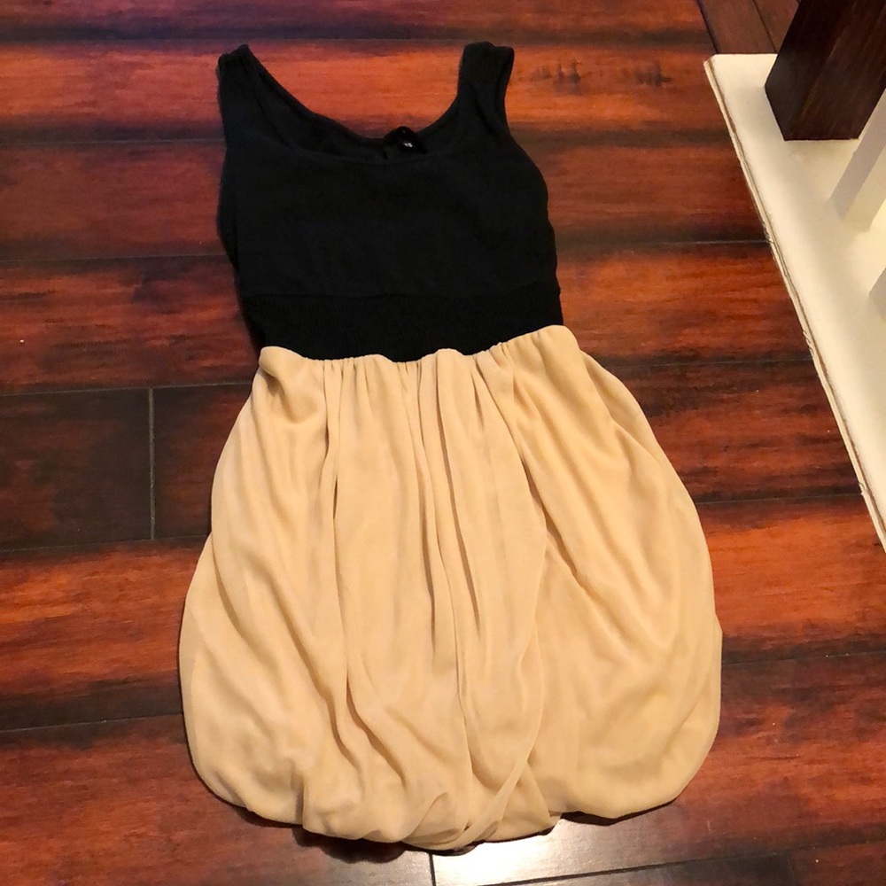 👗 Black and Tan dress 👗